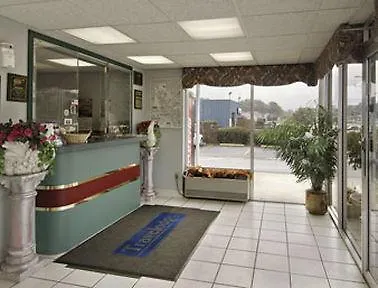 Travel Inn Newport News 2*,